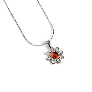 Dainty Daisy Flower Necklace In Silver And Amber Cognac 18 455cm