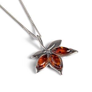 Maple Leaf Necklace In Silver And Cognac Amber 16 40cm