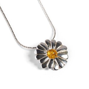 Daisy Necklace In Silver And Yellow Amber 22 56cm Yellow