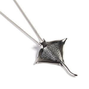 Manta Ray Stingray Necklace In Silver 22 56cm