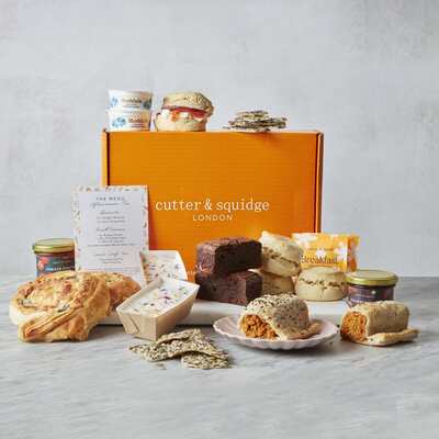 Mother’s Day Afternoon Tea Picnic Hamper - Tea For Two &pipe; Hamper Gifts Delivered By Post &pipe; UK