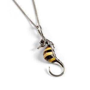 Tiny Seahorse Necklace In Silver And Amber 18 45cm