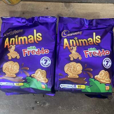 14x Cadbury Animals with Freddo Mini Chocolate Biscuits Snack Packs (2 Bags of 7x19.9g)