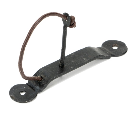 Door Handle Company Blue/Red From The Anvil Locking Penny End Screw On Staple, External Beeswax - 45600 External Beeswax