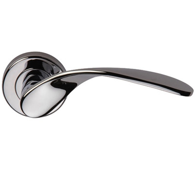 M Marcus Sorrento Lorenz Door Handles On Round Rose, Polished Chrome - SC-5225-PC (sold in pairs) POLISHED CHROME