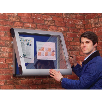 Weathershield Wall Mounted Outdoor Showcase