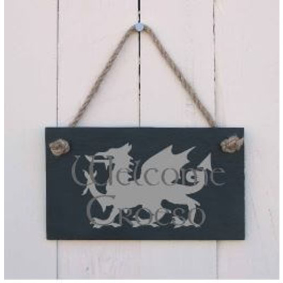 Bi lingual Welsh - English slate hanging sign "Welcome/Croeso"