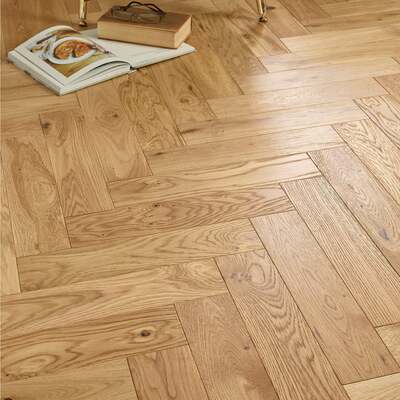 Lusso Uniqo Herringbone Natural Brushed & Lacquered Engineered Oak – Lusso
