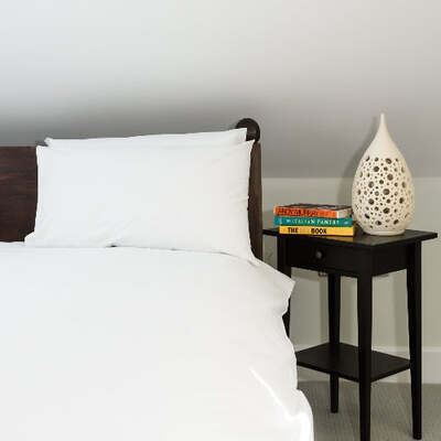 Plain White 50/50 Polycotton Extra Large Single Duvet Cover Set - Slightly Marked – The Big Little Duvet Co.