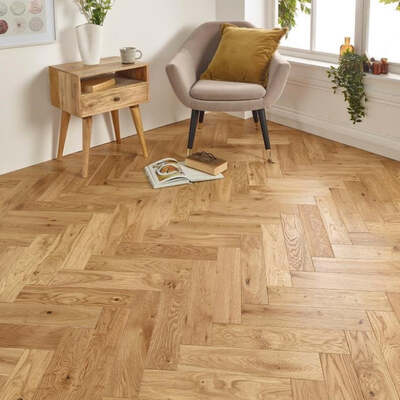 Lusso Novara Herringbone Natural Brushed & Lacquered Engineered Oak – Lusso