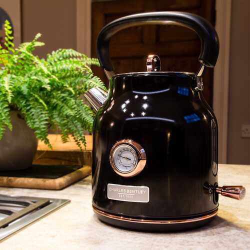 1.7L Kettle Black & Rose Gold