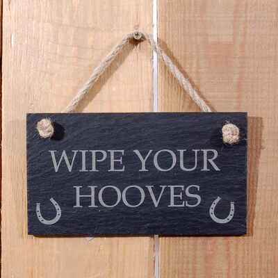 Slate Hanging Sign ’Wipe your Hooves’