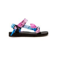 Trekky Sandals - Tie-Dye Blue & Pink