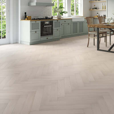 Milan 12mm Dulwich Oak Herringbone Laminate – Lusso