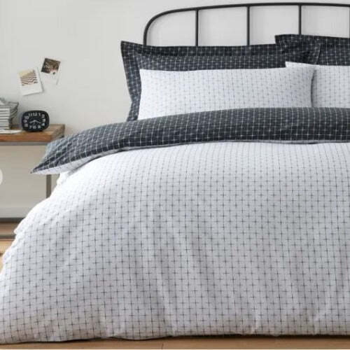 New 50/50 Polycotton Reversible Checked Star White & Black - Extra Large Single Duvet Cover Set