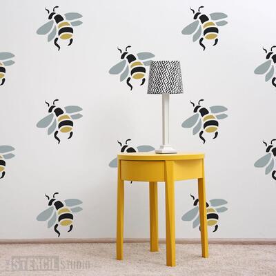 Bumblebee Stencil - M - A x B  24.2 x 23.2cm (9.5 x 9.1 inches)