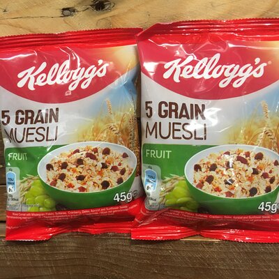 12x Kelloggs 5-Grain Fruit Musli Packs (12x45g)