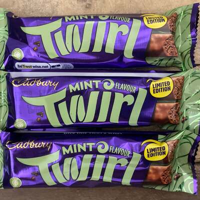 12x Cadbury Mint Twirl Limited Edition Chocolate Bars (12x43g)