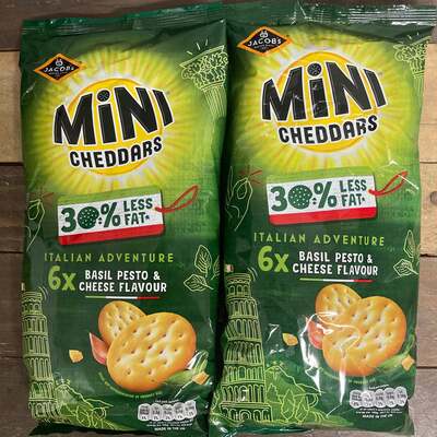 12x Jacob’s Mini Cheddars Basil Pesto & Cheese Baked Snacks (2 Pack of 6x17g)
