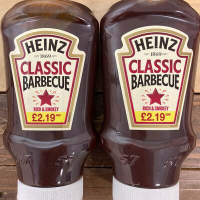 2x Heinz Classic Barbecue Sauces Squeezable Bottles (2x480g)