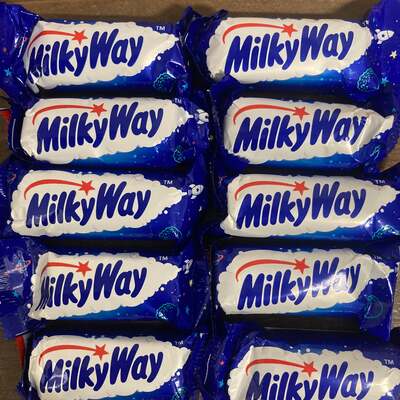 20x Milky Way Fun Size Minis Chocolate Bars (20x16.65g)