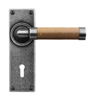 Finesse Milton Oak Door Handles On Backplate, Oak Wood & Pewter - FD143 (sold in pairs) LOCK (WITH KEYHOLE) (Please allow 1-3 weeks for delivery)