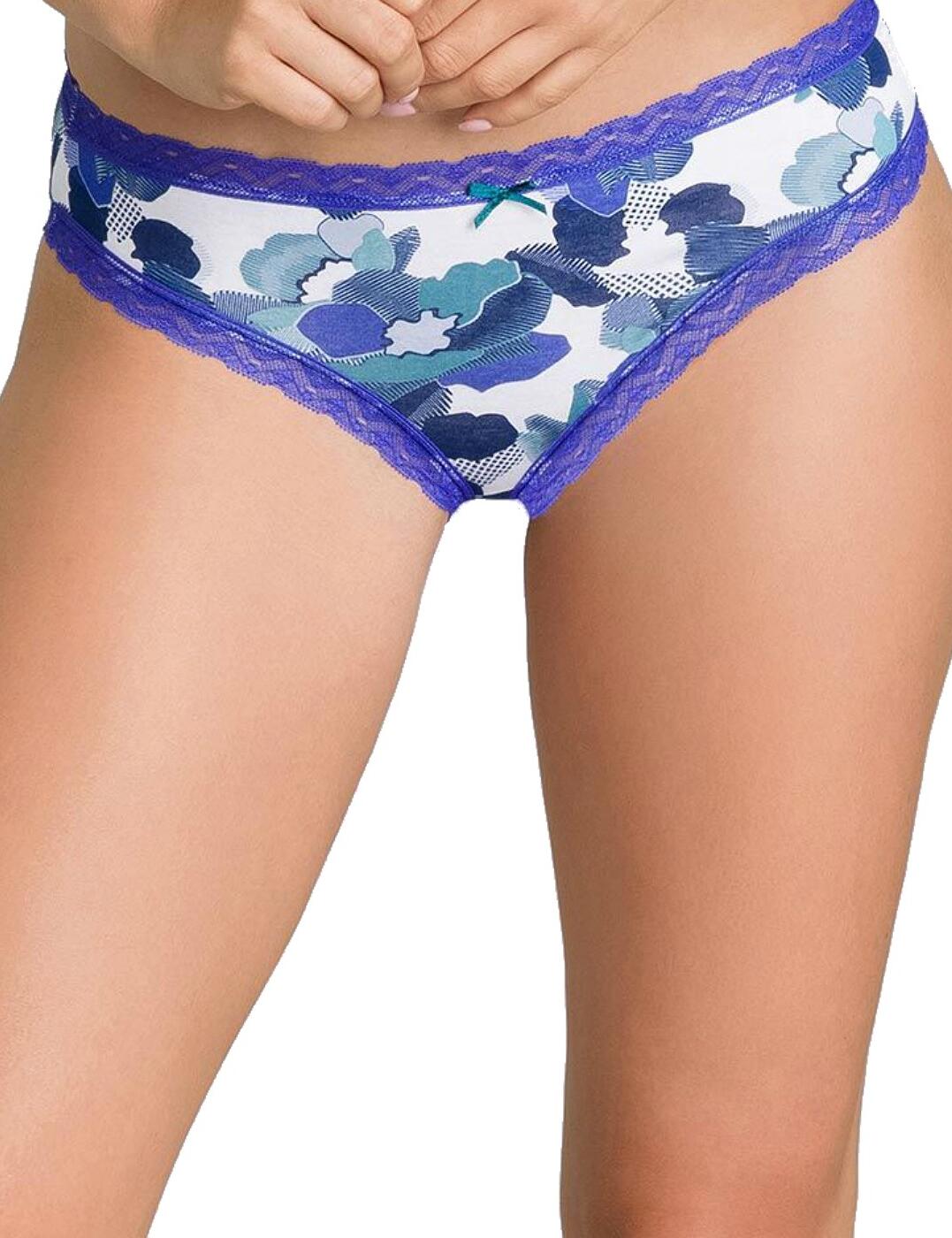 This Cotton Fancy Brief (2 Pack) from Playtex is great for everyday wear. Cotton fancy brief offers good rear coverage giving you the most comfy feeling you ever had. These are super comfortable with soft stretch cotton and lace edging.  Feminine and playful design Good rear coverage Cotton & Lace edging 2 Pack Control brief Soft and comfortable Stretch cotton Composition: 95% Cotton, 5% Elastane Listed in UK sizes  34613-63775-841935 P066K Brief (2 Pack)