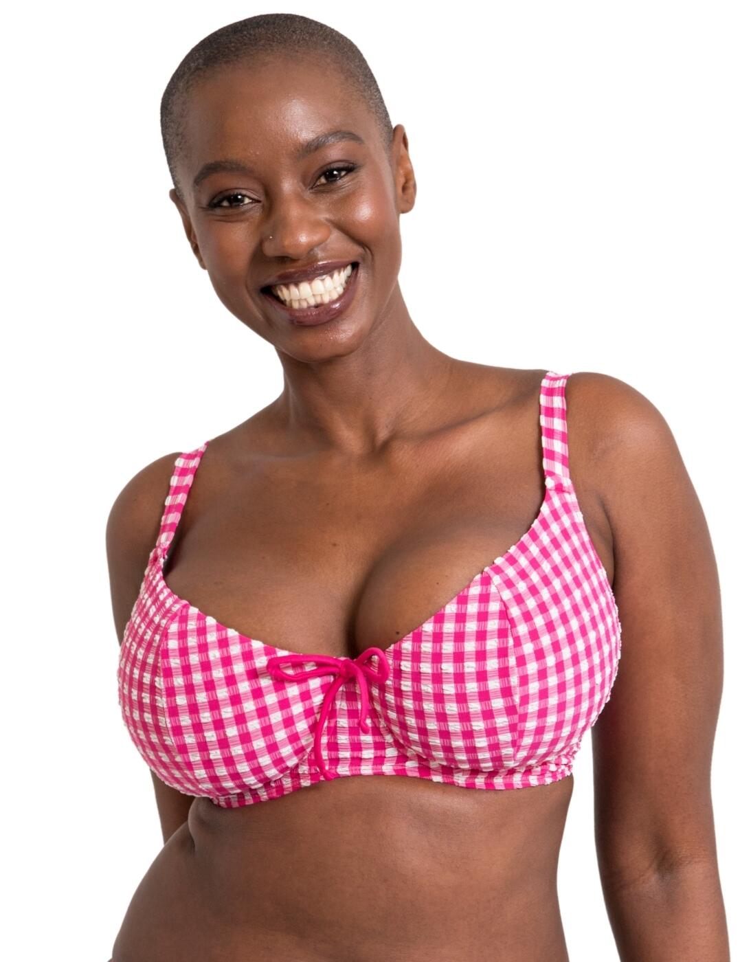 Does your holiday wardrobe need elevating? Choose the scooped balcony bikini top from the Curvy Kate Holiday Check collection. Providing you with unparalleled support with sturdy underwiring, adjustable straps and a fully lined gingham fabric, you will be comfortable and confident all day long. The balcony-shaped cups flatter your cleavage and gauntness a natural feel thanks to zero padding. Boasting a playful tie centre detail for a feminine touch and a plastic back clasp closure for a secure fit. So say goodbye to boring swimwear and hello to your new holiday must-haves! Coordinating bikini briefs are available to elevate this look further.
