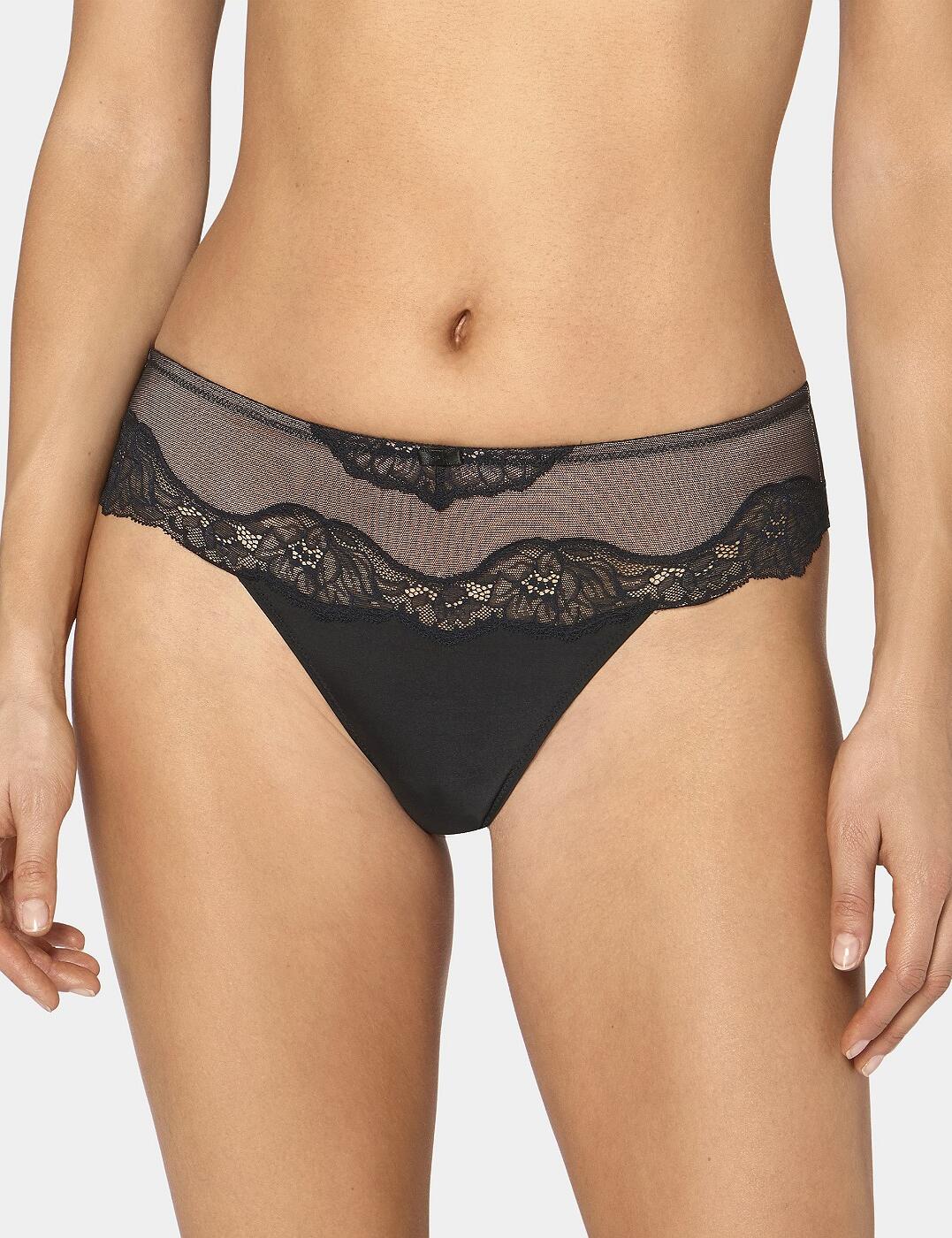 Try on the new Amourette Charm range and you will get the most comfortable and sophisticated feeling! Adorned in a luxurious lace and fabricated in soft stretchy fabric, this hipster-string ensures you can look and feel your best no matter what!  Sexy and feminine style Cheeky minimum rear coverage Hipster thong Pretty and feminine floral lace Composition: 53% Polyamide, 27% Elastane, 20% Polyester Listed in UK Sizes   38123-70115 10198825 Hipster String