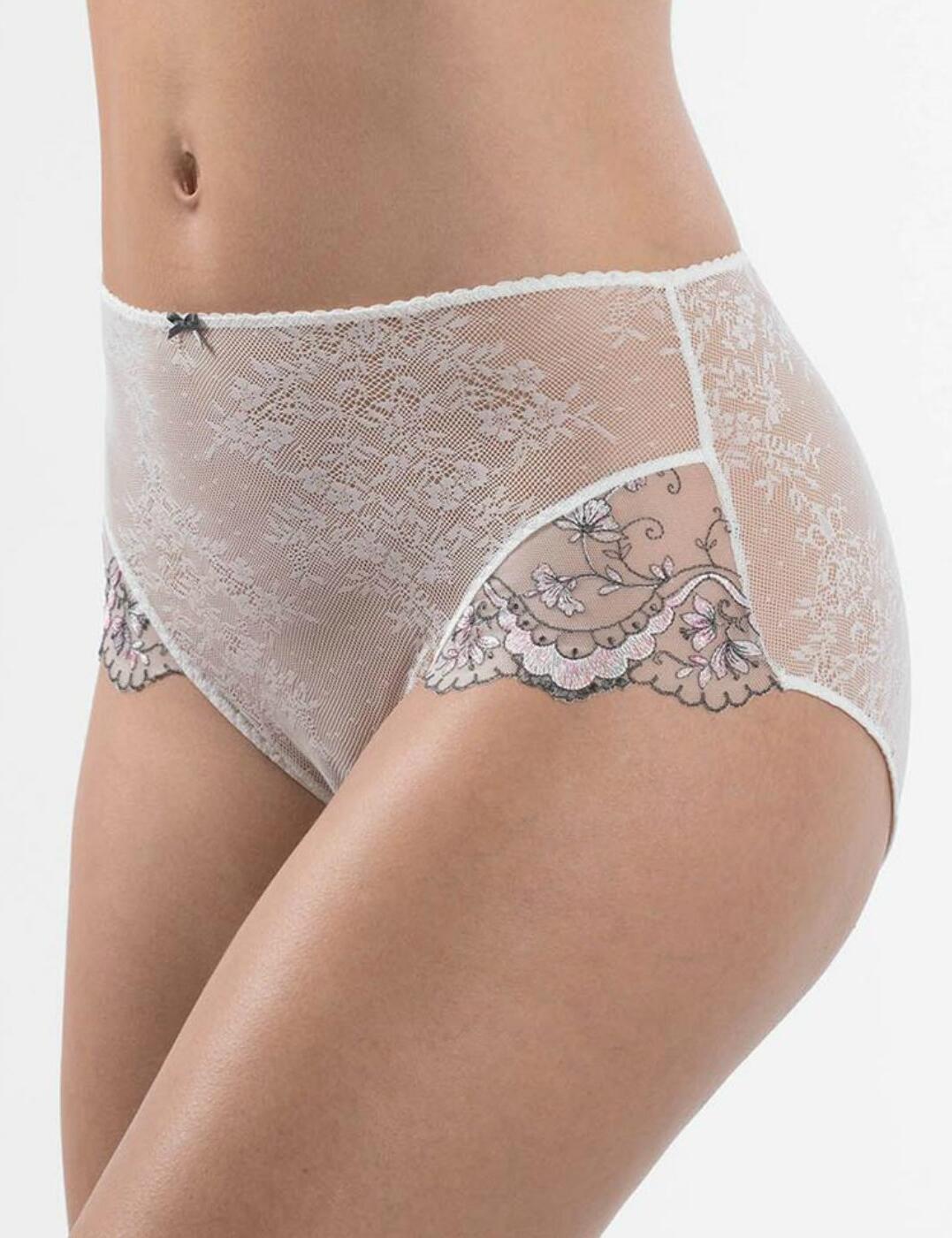 Carefully crafted to excel in fit and comfort, the beautiful Femme Romantique collection, by Aubade is perfect for everyday wear. Adorned in a mesmerising floral embroidery, overlaid upon semi-sheer fabric, this brief embraces a popular high-waist design and offers great rear coverage.  Chic and elegant design Comfortable fit Contemporary, feminine styling High-waist design Composition:- Mix, Including Polyester & Elastane. Listed in UK sizes  39832-72749 MB24 High Waisted Brief