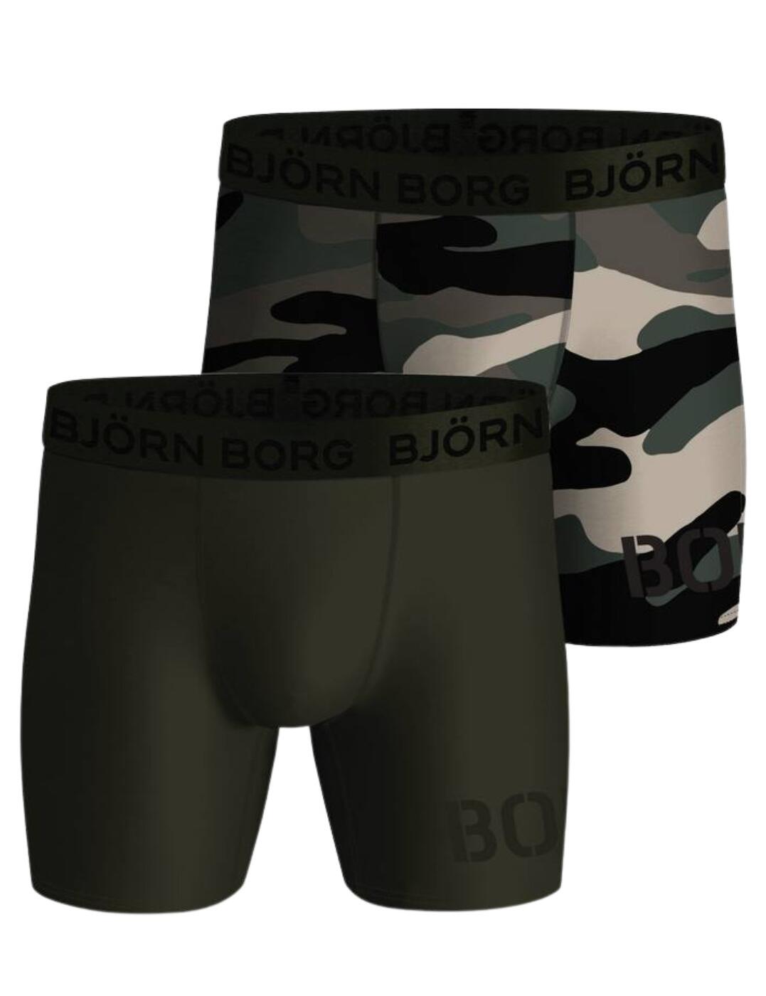 Get ready to turn things up a notch with Bjorn Borg's Performance collection this season. This practical 2-pack is designed to be able to withstand any activity level you can throw at them. Crafted from moisture-wicking Hydro-Pro fabric that will is guaranteed to ensure you stay dry and comfortable day through night. These boxers are also fashioned from high stretch polyester so you can experience true freedom of movement. Cut to a mid-rise waist with a mid-length leg for a truly classic fit. A complete essential and perfect for building an outfit with.  Handy 2-pack Mid-rise waist Quick-drying Breathable Smooth seams Mid-leg length Perfect for any activity level Country of origin: China Composition: 90% Recycled Polyester &pipe; 10% Elastane Listed in UK sizes  56348-100027 10001279 Men's Boxer 2 Pack