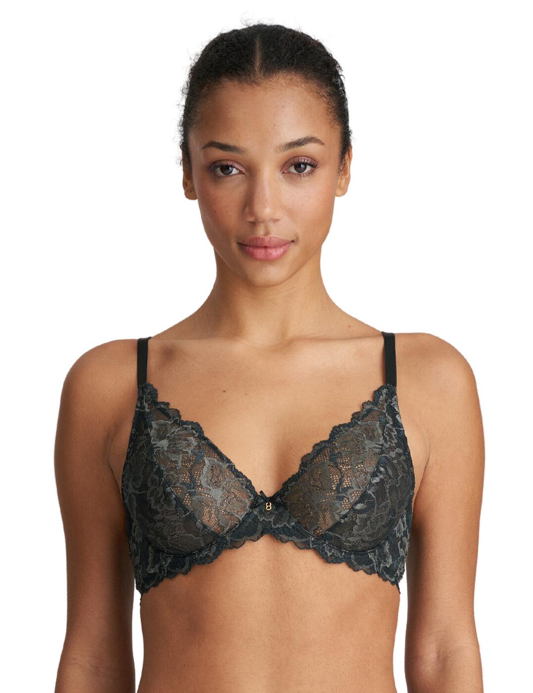 Marie Jo Tom Manyla plunge bra is the perfect piece of lingerie to add a hint of romance to your everyday ensemble. Boasting a plunging neckline and delicate lace cups, this underwired and non-padded bra ensures maximum comfort and support. The triangle cups visually enhance the silhouette for added confidence, while adjustable shoulder straps provide ultimate convenience. Not only does the Marie Jo Tom Manyla plunge bra look good, but its matching coordinates are available to create an effortlessly stylish lingerie set.