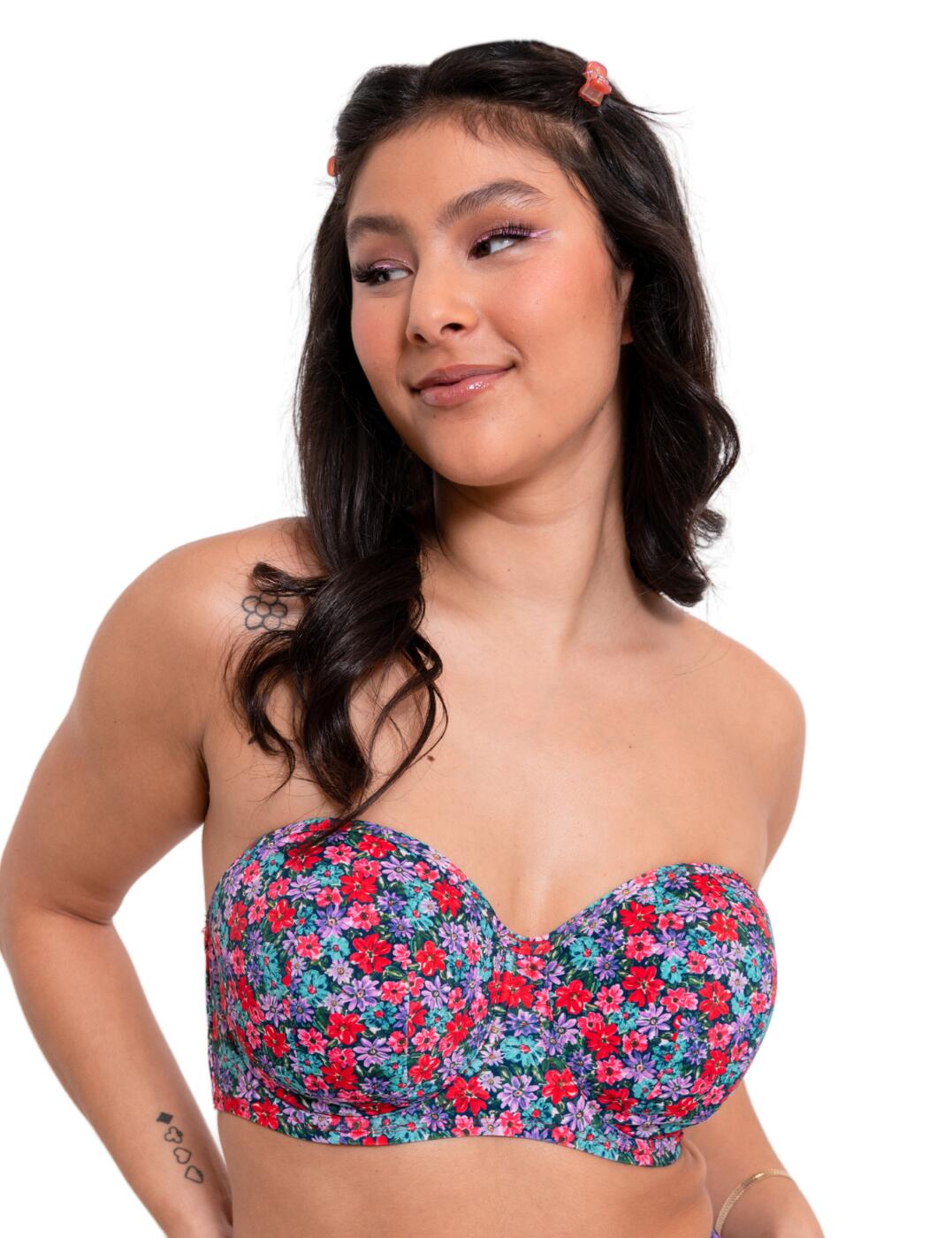 Turn heads at the beach this season with this stunning bandeau bikini top from the Kitsch Kate range by Curvy Kate! The vintage style floral print and flattering balcony neckline will accentuate your curves beautifully. Designed for plus sizes, this bikini top is strapless with lightly padded, underwired and a clip fastening which offers support and comfort that doesn't compromise on style. Constructed from sustainable, recycled fabrics, this bikini top is a more eco-friendly choice as well. Pair with the coordinating briefs from the Kitsch Kate range to complete the look!  Stylish floral print bandeau bikini top Underwired and lightly padded for all day support Strapless Clip fastening Matching swimwear available Country of origin: China Composition: Listed in UK sizes  61032-105992-1397714 CS033307 Halter Bikini Top
