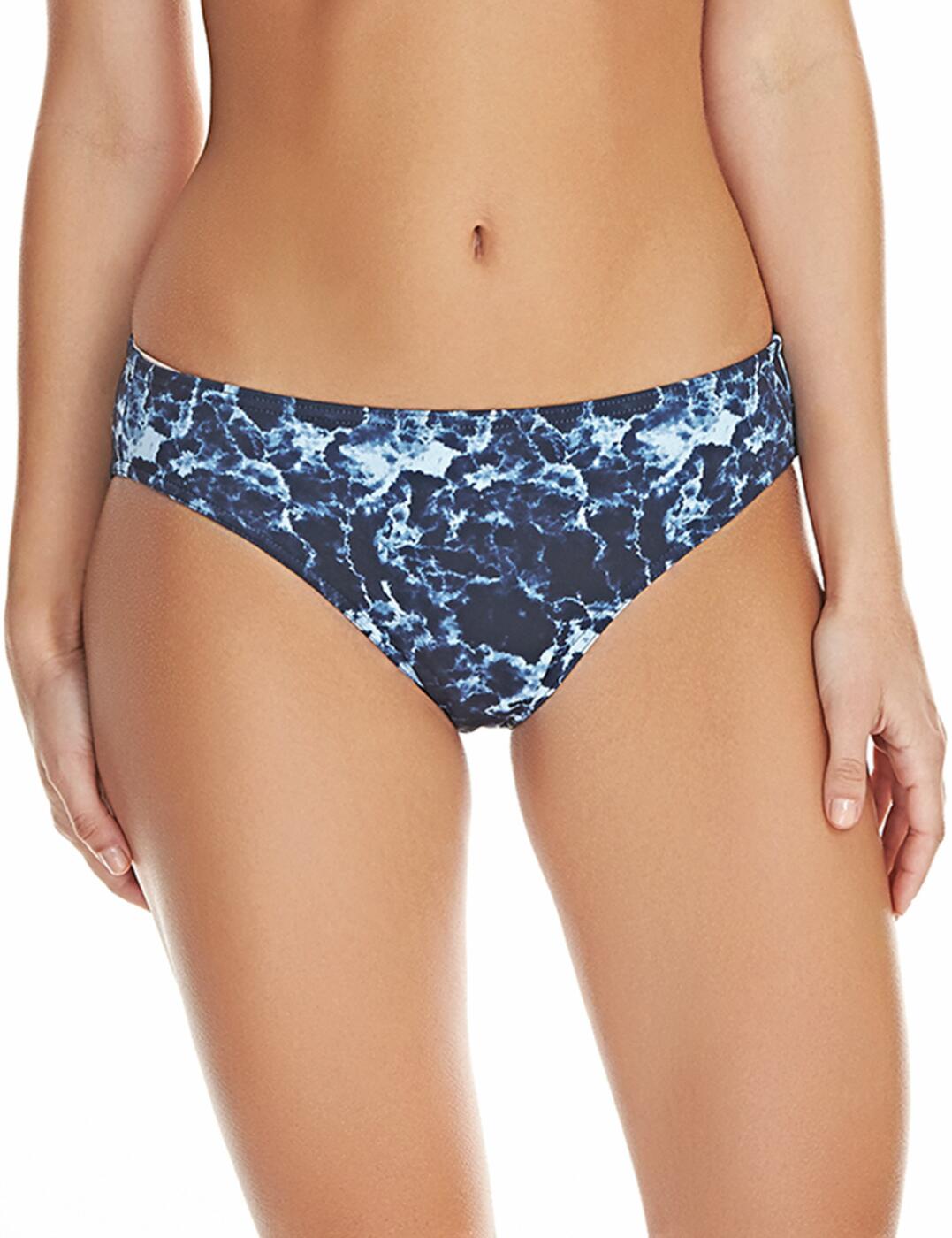 Deep inky blues with cool smoky highlights come together to create the new Freya Storm Range. Powerful and enchanting, this range will ensure all eyes are on you.  Midnight colours combined with cool light blues create a stormy backdrop Great rear coverage Comfortable fit Matching coordinates available Listed in UK sizes  6487-43286-514090 4482 Midnight