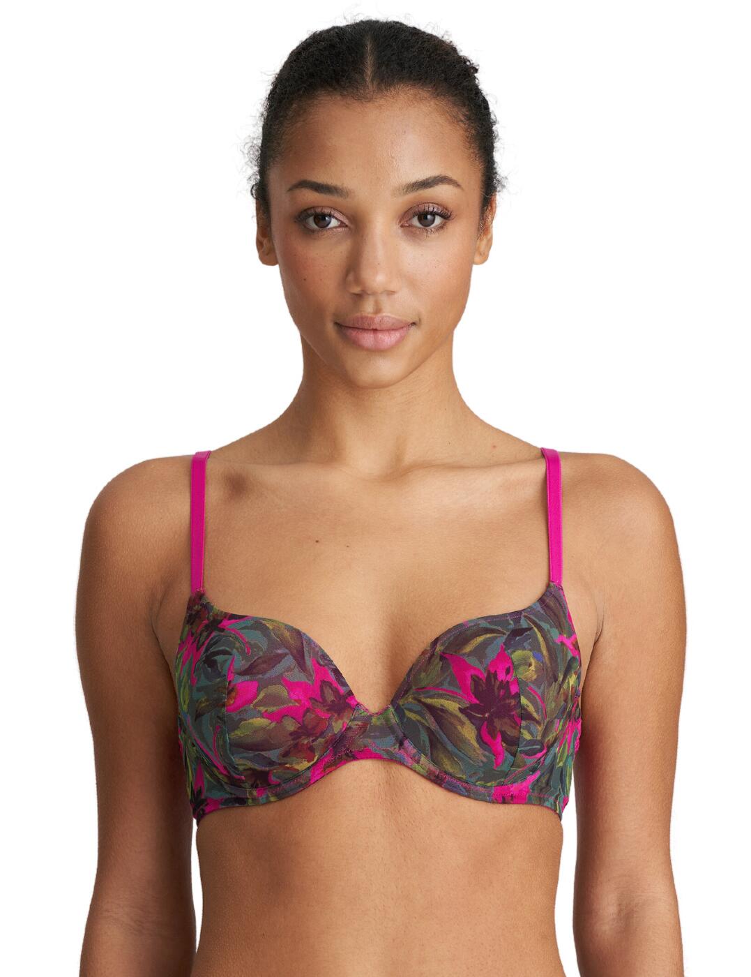 Love at first sight! The Marie Jo Cuzco padded heartshape bra is the perfect piece of lingerie for women who want to make a statement. This luxurious heartshape bra has been exquisitely designed with an amazing uplift thanks to its padded cups and underwired support. It's easy to adjust, with adjustable shoulder straps and a hook and eye fastening, while the beautiful feminine floral print brings an extra touch of style and sophistication. With matching lingerie available, create a stunning look with Marie Jo Cuzco range today!