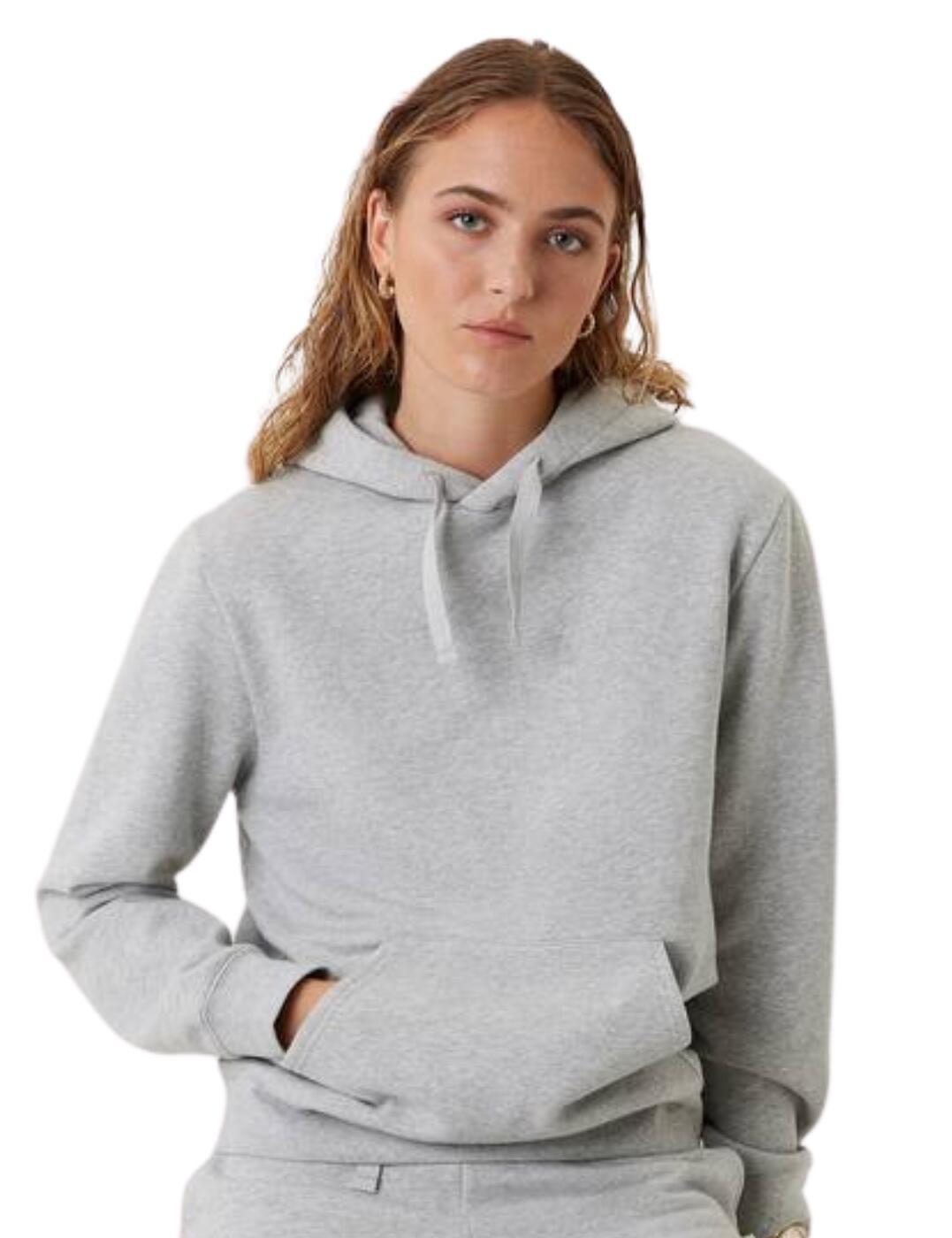 The Bjorn Borg Centre collection hoodie is the perfect addition to your casual wardrobe this season. Cut to a classic regular fit that sits comfortably on your body this piece is ideal for those wanting a more relaxed feel to their everyday. Crafted from soft stretch cotton that is incredibly comfortable on your body. Features a traditional kangaroo pocket on the front so you can be completely hands-free when relaxing. Boasts an adjustable drawstring that allows you to tailor the fit of this hoodie to your own preference. Feel all-day comfort with this iconic staple!  The hoodie of dreams Soft and cozy Regular fit Adjustable drawstrings on hood Kangaroo pocket on the front Cute Bjorn Borg logo detailing on side of hip Drawstring Country of origin: China Composition: 80% Cotton &pipe; 20% Polyester Listed in UK sizes  56132-99692-1313030 10001176 Hoodie