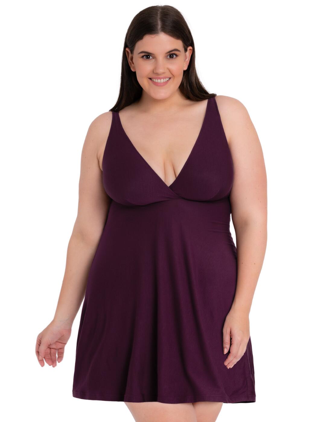 This gorgeous Softease chemise by Curvy Kate is a staple in your nightwear collection. The plunging neckline gives you an alluring cleavage and comfortably supports your curves. The cups are crafted from double-layer stretch bamboo giving you support and comfort all night. The mid-thigh length gives you a modest fit while a frilled skirt adds a flouncy and feminine feel to this chemise.  Plunging neckline Soft and stretchy fabric caresses your curves Frilled skirt Country of origin: China Composition: Main: 94% Viscose &pipe; 6% Elastane Composition: Mesh: 90% Polyamide &pipe; 10% Elastane Listed in UK size  55591-99053-1282881 CN054320 Chemise