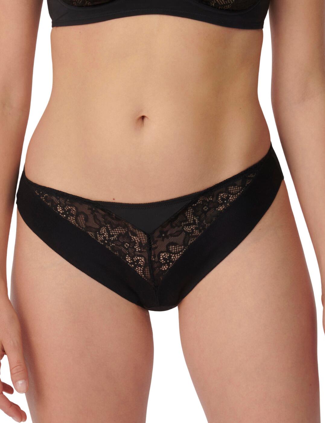 Create a flirty look with this brazilian brief from the Vivid Spotlight range by Triumph. It has semi-sheer lace sections at the front and rear which are surrounded by plain opaque fabric which creates a feminine fit. The brief provides medium coverage with a mid-rise waist and cheeky rear coverage. Matching items are available to create a fresh feminine look.  Brazilian brief Semi-sheer lace sections Mid-rise Cheeky rear coverage Matching items available Country of origin: Austria Composition: 86% Polyamide &pipe; 14% Elastane  Listed in UK sizes  56391-100096-1297799 10210654 Brazilian Brief