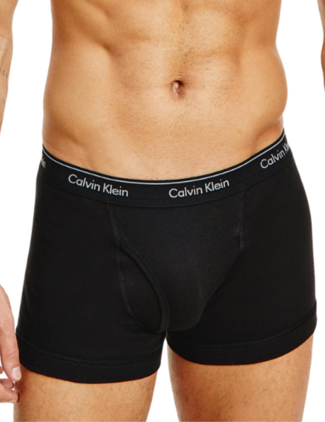 Upgrade your underwear drawer with this essential multipack of trunk briefs from the Cotton Classics collection by Calvin Klein. These trunks flaunt a stylish and sleek appearance and the Calvin Klein signature waistband creates a designer finish. Soft to the touch for all-day comfort and the low-rise waist and figure-hugging fabric creates a defined fit.  Low-rise design Signature Calvin Klein waistband Soft and stretchy material Multipack of 2 Country of origin: Sri Lanka Composition: 100% Cotton Listed in UK sizes  57099-100966-1309285 000NB1893A Men's Trunk
