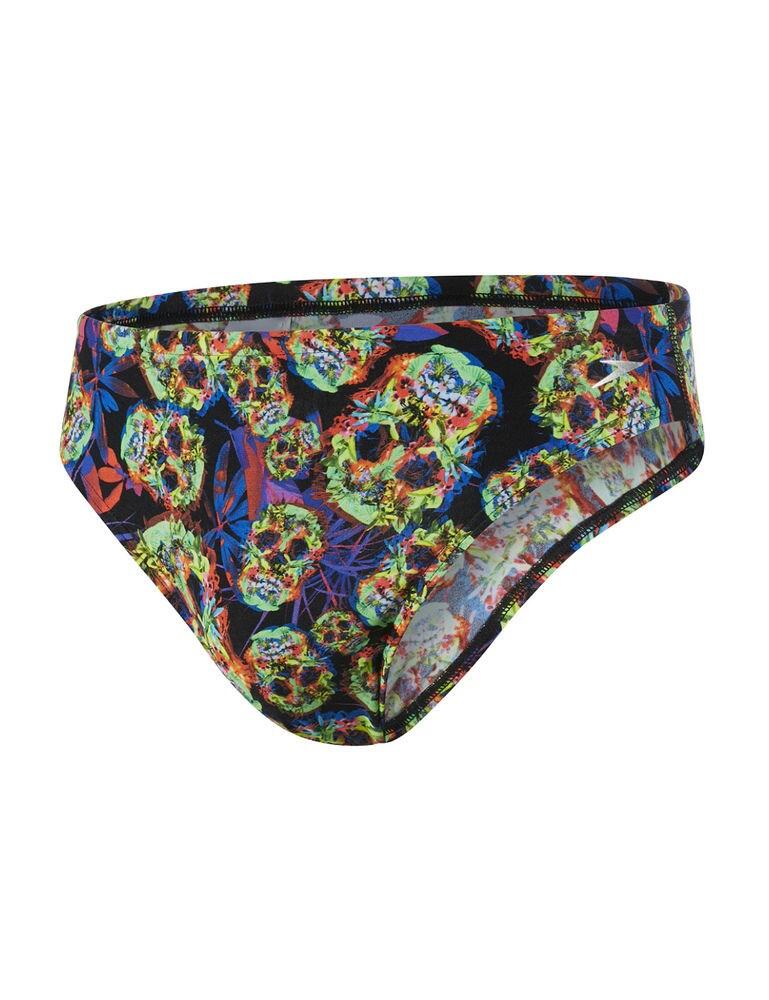 Make every season a success wearing these fun Flipturns briefs by Speedo. The patented Endurance+ fabric used in the making of these briefs allows for sun protection up to and above factor 50 and is fully chlorine resistant. The adjustable drawstring allows you to find the required fit every time, combined with the quick-dry fabric for excellent comfort. Perfect for open water or pool use, these durable briefs are a must-have in any swimmers Speedo collection.  Fun and colourful style Fast drying 5cm leg length UPF 50+ sun protection Exceptional Endurance+ fabric 100% chlorine resistant Drawstring waist Composition: 100% Polyester Listed in UK sizes  42852-78308-1047702 813073C243  Men's Brief