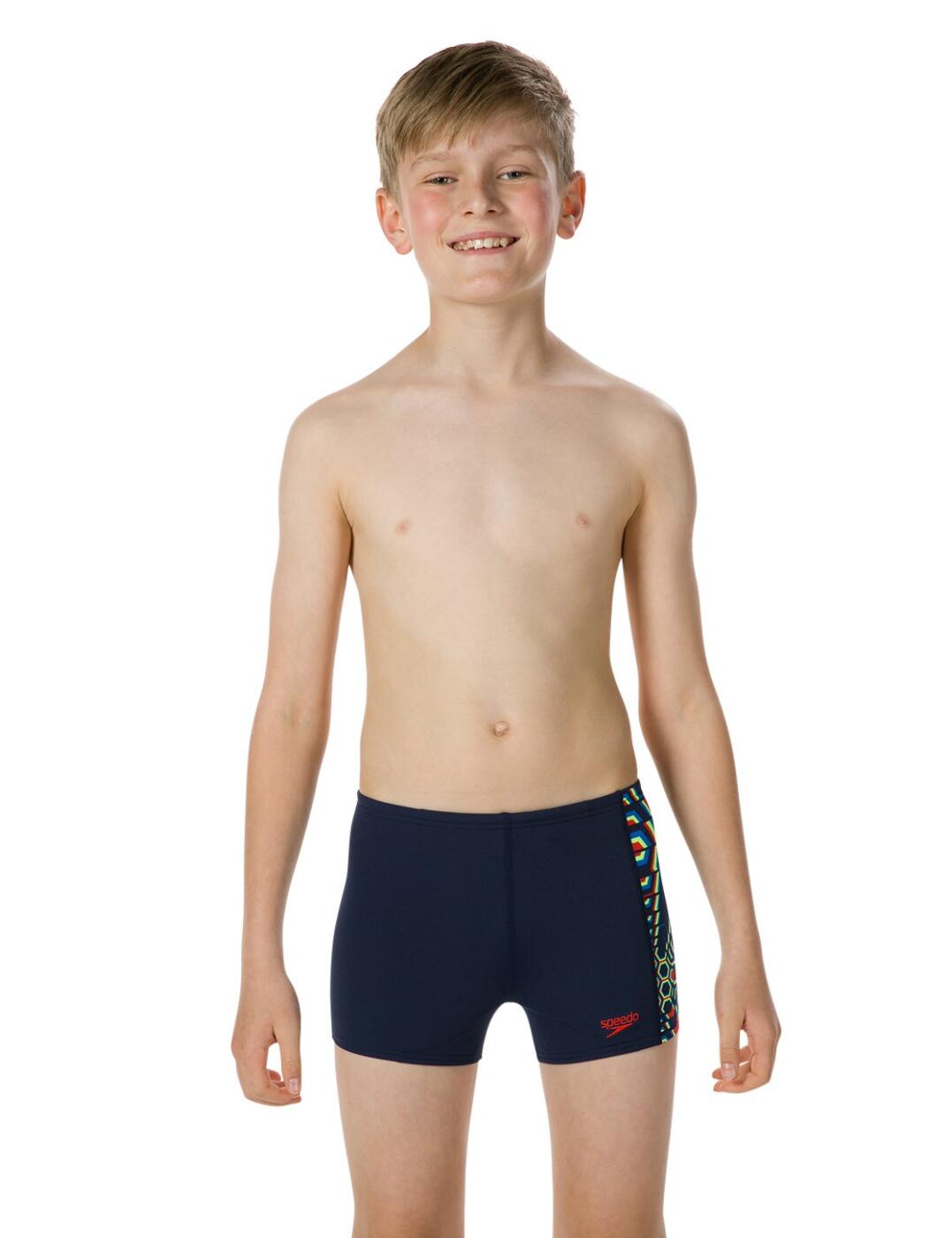 Liven up your training sessions with these Sports Logo Panel Aguashorts by Speedo. Crafted from smooth and durable Endurance+ fabric that is 100% chlorine resistant and fits like new for longer whilst allowing for excellent freedom of movement. Featuring a boldly printed fabric so you will stand out at the starting blocks combined with an internal drawcord for a secure fit.  Fun design 25cm leg length UPF 50+ sun protection Secure Fit - internal drawcord allows you to adjust the fit Durable Endurance+ fabric 100% chlorine resistant Composition: 53% Polyester &pipe; 47% PBT Listed in UK sizes  42910-78404 809530C873  Aquashorts