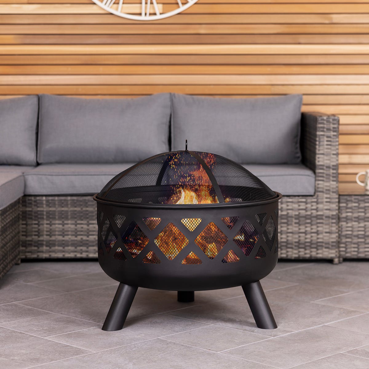 Charles Bentley Large Round Black Metal Fire Pit With Mesh Cover