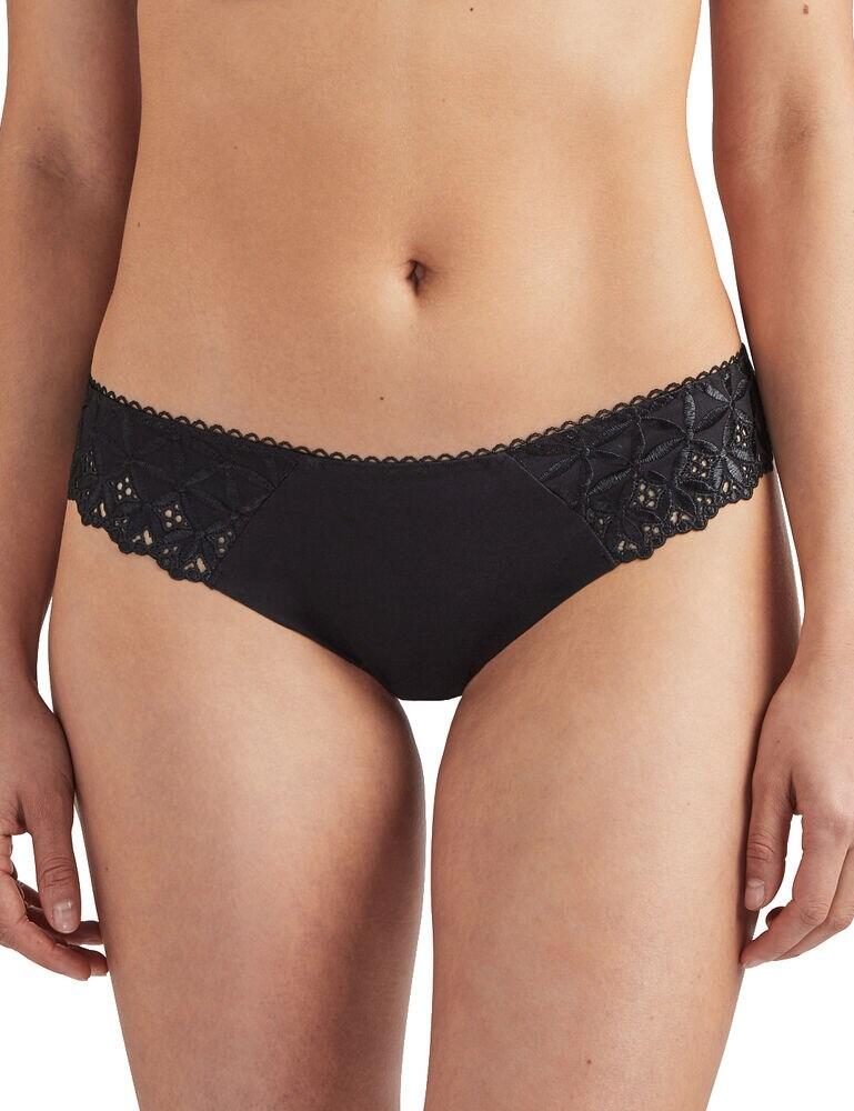 A truly sublime piece within the iconic Bahia Et Moi collection by Aubade. The tanga brief is reworked in a soft and simple style. Broderie anglaise adorns contemporary lacing that lightly skims the hips. To the rear, the knit fabric melts away into a high cut style, adorned with a sexy little bow. Offering a cheeky rear coverage, this exciting design pairs perfectly with the matching coordinates.  Youthful and feminine design Popular tanga style French trim with English embroidery Clean cut Lycra cotton mesh Matching coordinates available Composition:- 49% Cotton &pipe; 45% Polyester &pipe; 6% Elastane Listed in UK sizes  43825-80600-1119787 PY26  Tanga Brief