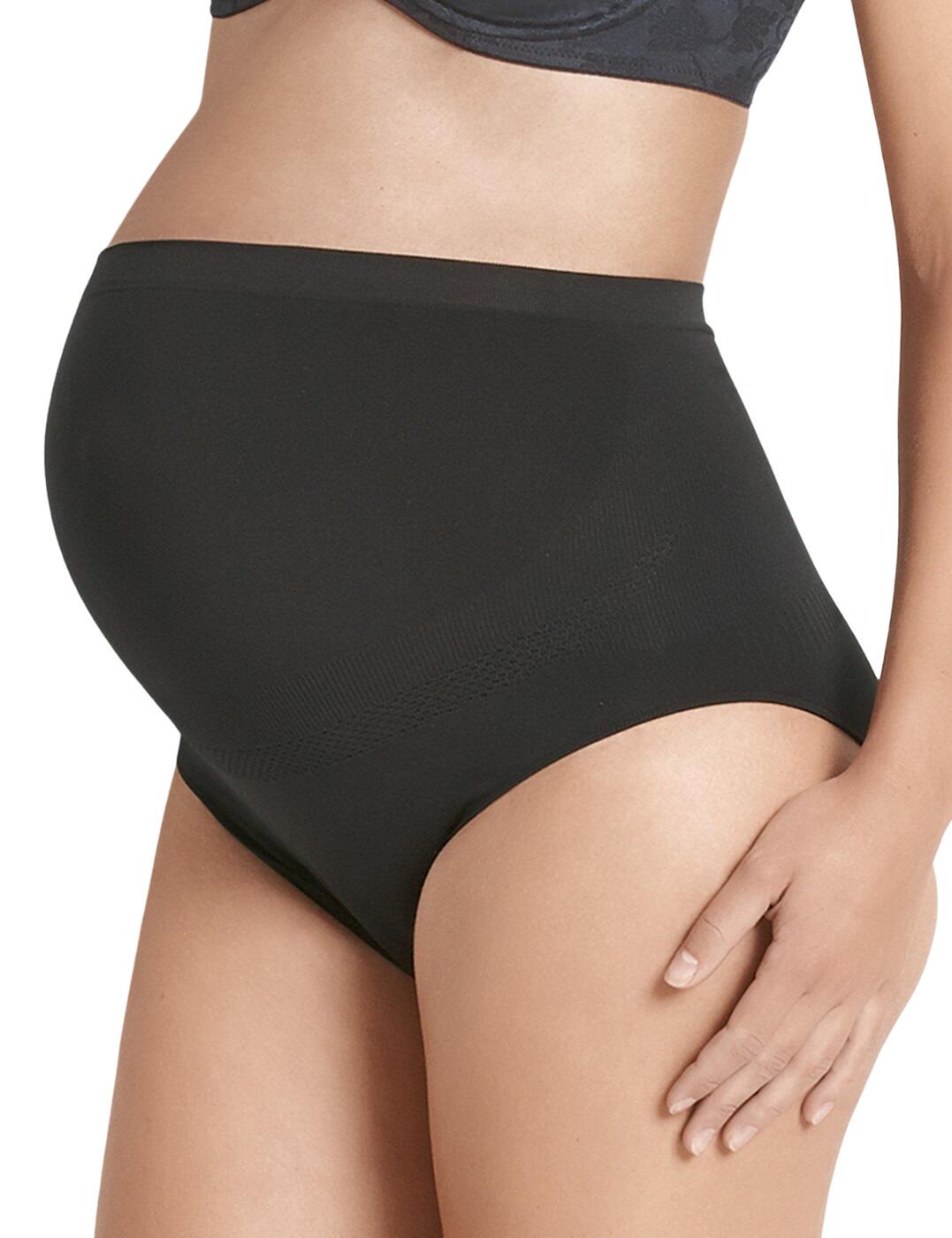 Wear briefs that give your bump a snug hug while you're pregnant. These Anita pregnancy briefs are created from soft breathable materials that will also provide support for your back and growing tummy. With no seams, these briefs won't dig in anywhere and with extra woven reinforcement, you will feel comfortable.