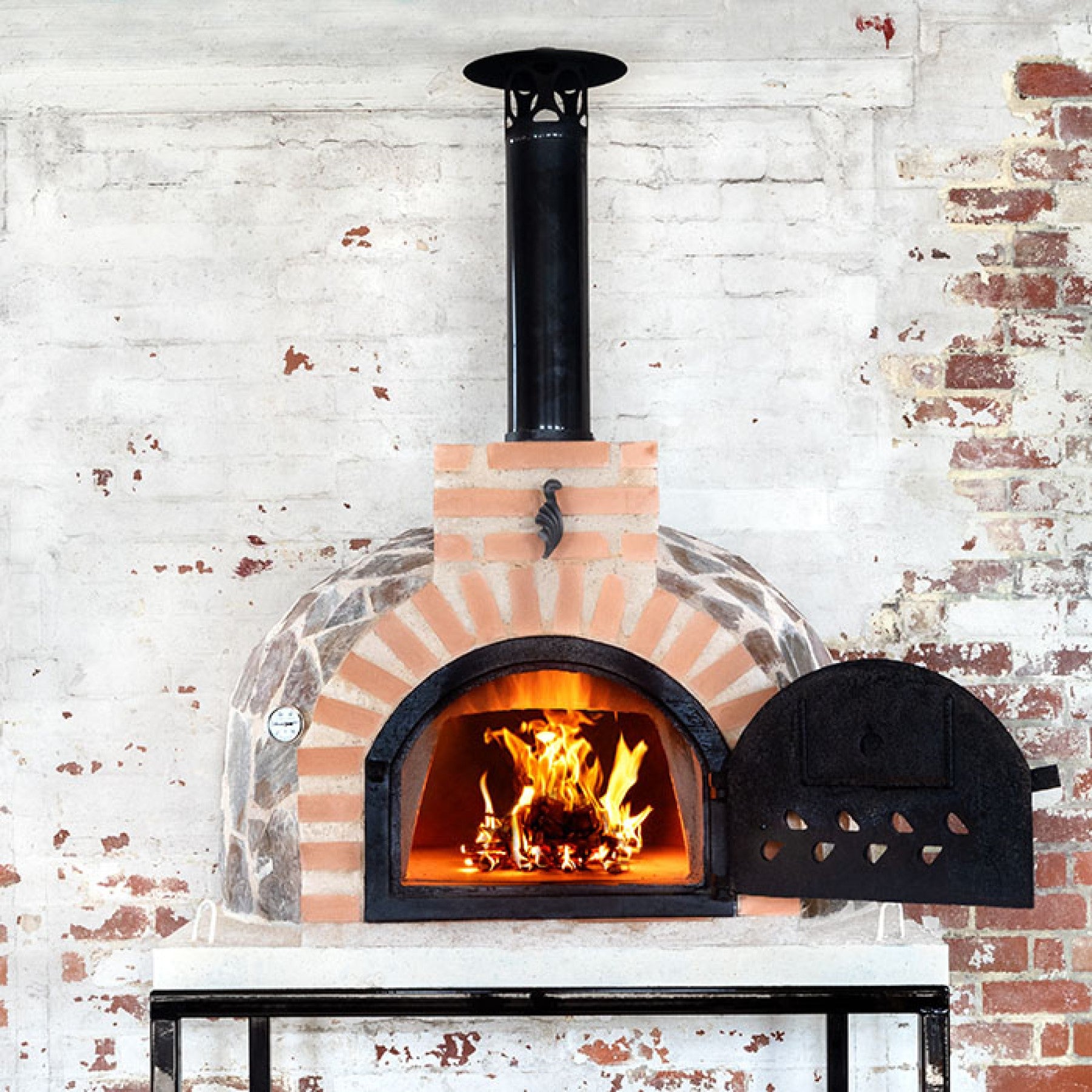 Fuego Stone 80 Outdoor Wood Fired Pizza Oven