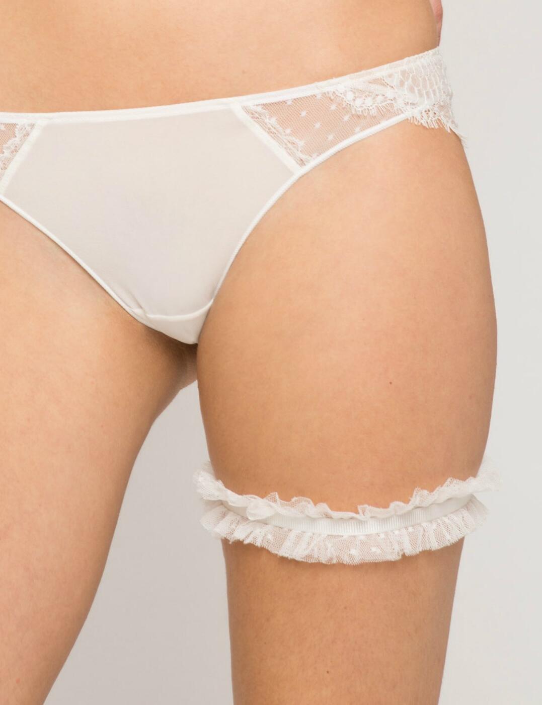 The perfect compliment to your wedding attire! The gorgeous garter from the Oui Lejaby collection offers a comfortable fit and look stunning.  Chic and elegant design Perfect to compliment your wedding attire Listed in UK sizes  38105-70072-947331 17571 Garter