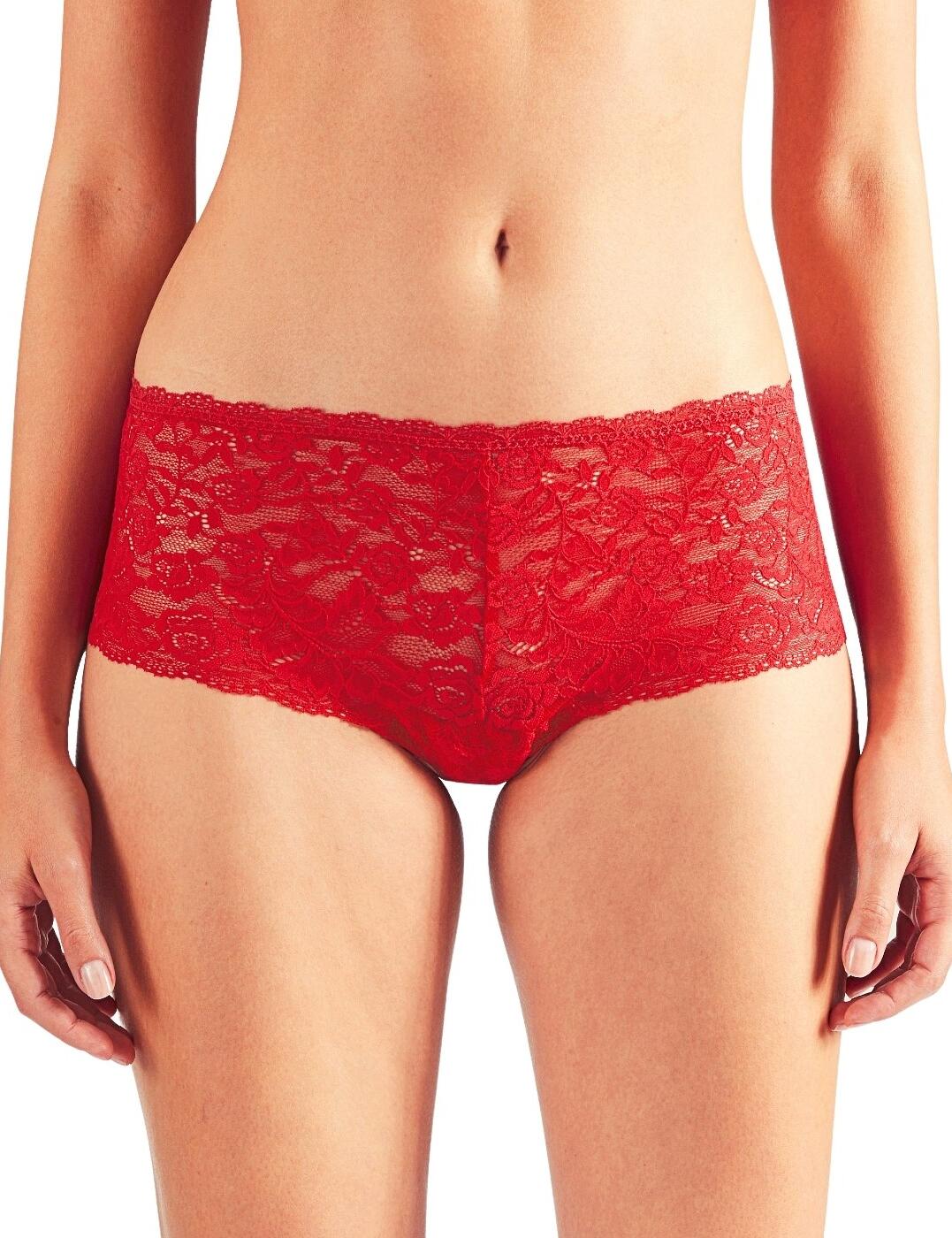 Masters of seduction Aubade has created a range to perfectly dress your fantasies seductively without having to compromise on comfort. The playful St Tropez shorts will envelop your body in a stunning jacquard lace floral motif, creating a delicate look. The classic cut offers a romantic look flattering your form. Regardless of the occasion, you can always count on the Rosessence range to add a sensual touch to your look and expertly frame your body.  Sensual and comfortable Jacquard lace floral motif Romantic cut Composition: Bottom lace: 85% Polyamide &pipe; 15% Elastane Composition: Top lace: 82% Polyamide &pipe; 18% Elastane Composition: Seat: 100% Cotton Listed in UK sizes  46352-85065-1136830 HK70 Brief