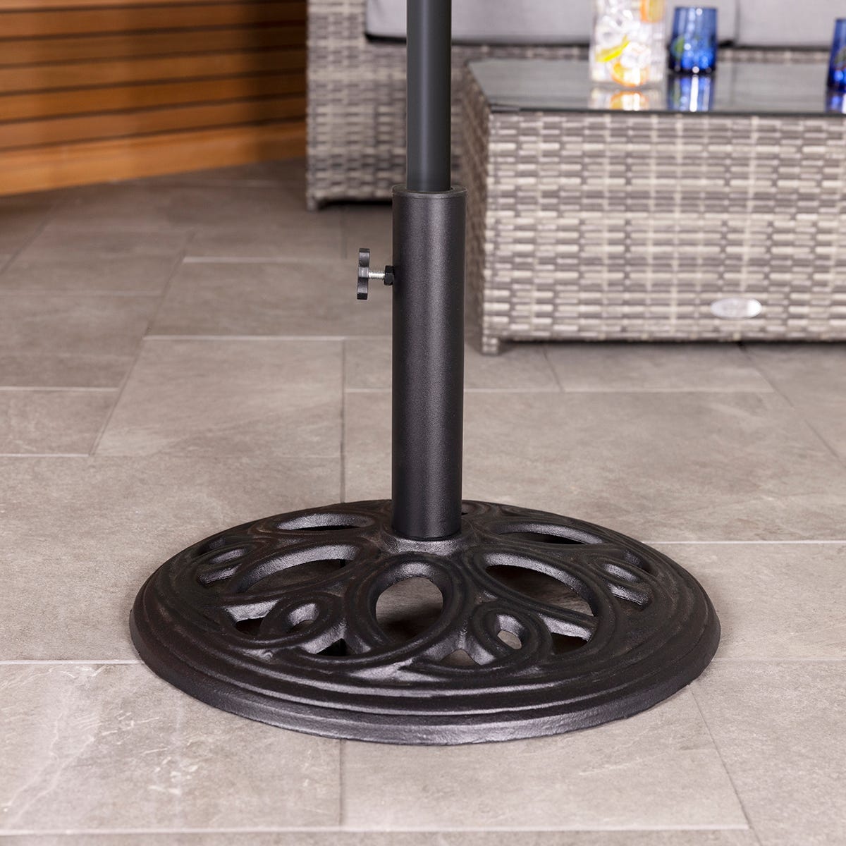 Charles Bentley 12kg Cast Iron Round Umbrella Base Black