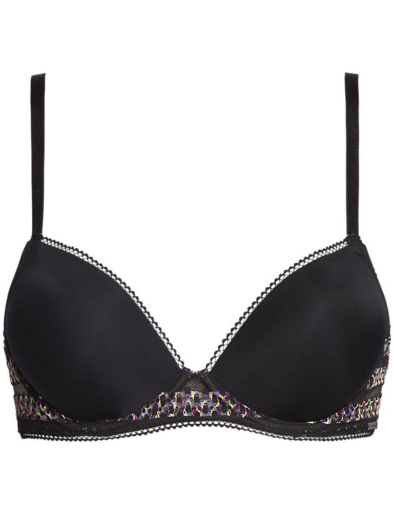 Always ready to impress, Calvin Klein has designed a stylish and practical bra that is ready to join your wardrobe and support you on your day to day activities. This stylish model is underwired for a reliable support and has a deep plunge cut that will perfectly frame your form. Regardless of the occasion this Lift Demi Bra will always be your main ally over delivering both in comfort and in style. The moulded, slightly padded cups offer extra lift and shape.  Comfortable and stylish Underwired Hook and eye closure Perfect for any occasion Moulded, lightly padded cups Composition: 64% Polyamide &pipe; 23% Polyester &pipe; 13% Elastane Listed in UK sizes  46481-85254 000QF5873E Lift demi bra