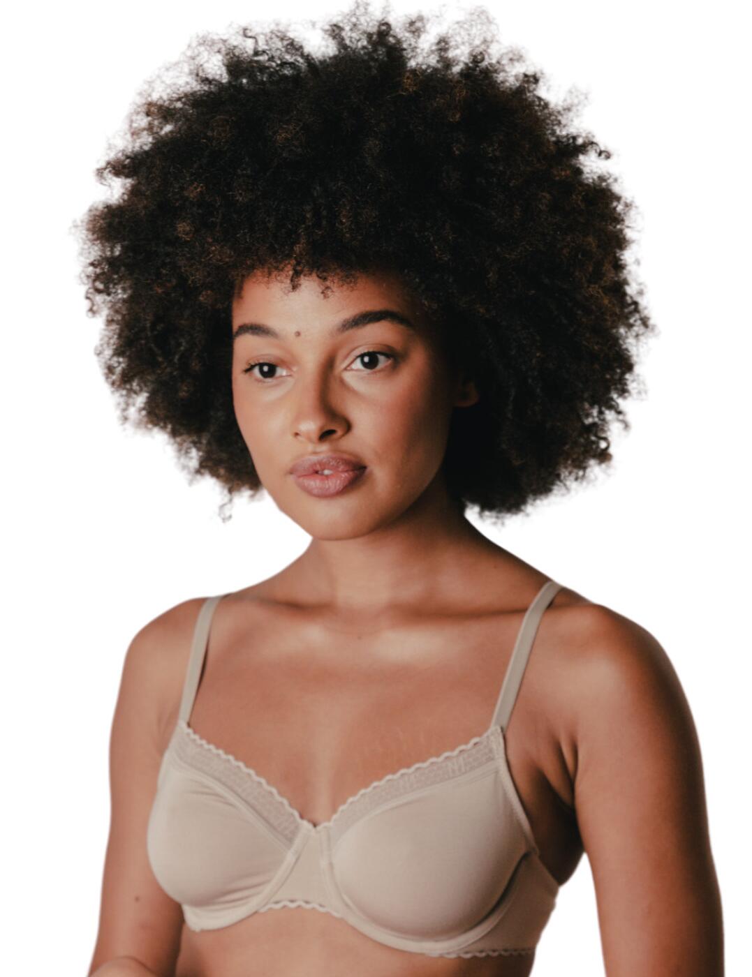 Refresh your must-haves with this underwired bra from the La Petite Lejaby range by Maison Lejaby. The bra is covered in a plain opaque fabric with delicate lace around the outline of the cups and along the under band creating a classic look. It has moulded cups which provide full coverage that are made from a modal fabric that ensures a soft and comfortable fit. This bra also allows for an individual and supportive fit from the underwire, adjustable straps and a hook and eye closure.  Underwired bra Plain opaque fabric with lace edges Moulded cups which provide full coverage Supportive underwire Adjustable straps Hook and eye closure Country of origin: Cambodia Composition: 89% Modal &pipe; 11% Elastane Listed in UK sizes  56297-99961 191013  Moulded Bra